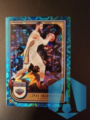 2022-23 Hoops Jonas Valanciunas #143 Teal Explosion NOLA Pelicans Lithuania